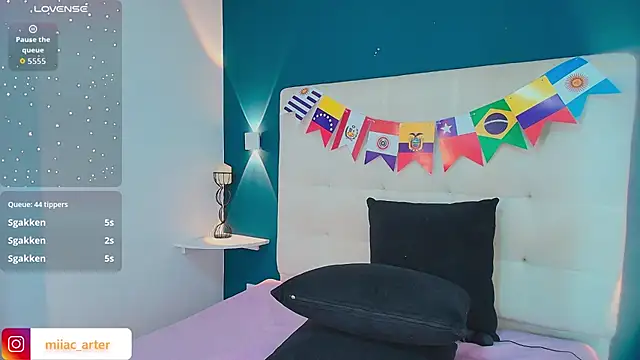 Chat XXX en directo de MiaaCarter_