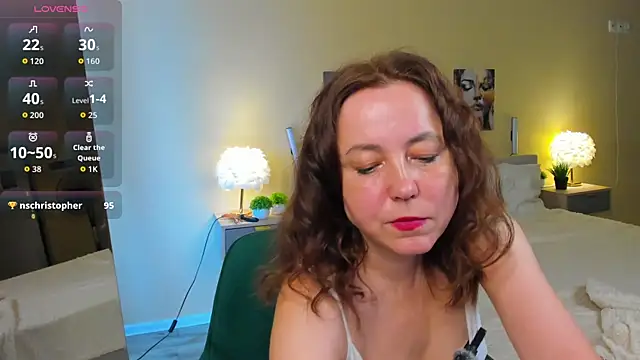 Kira_Adler élő XXX-chatje