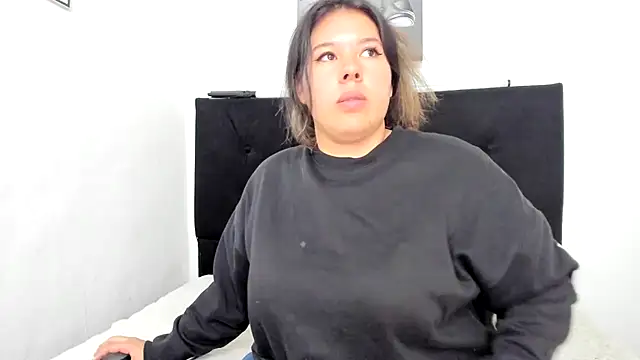 XXX chat uživo modela LinaBrowm