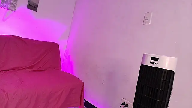 Nikki__uwu 现场XXX聊天
