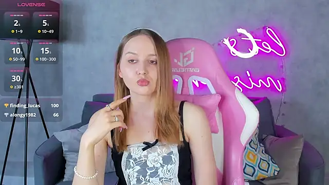 Emmaa_Kimm Adlı Modelin Canlı XXX Sohbeti