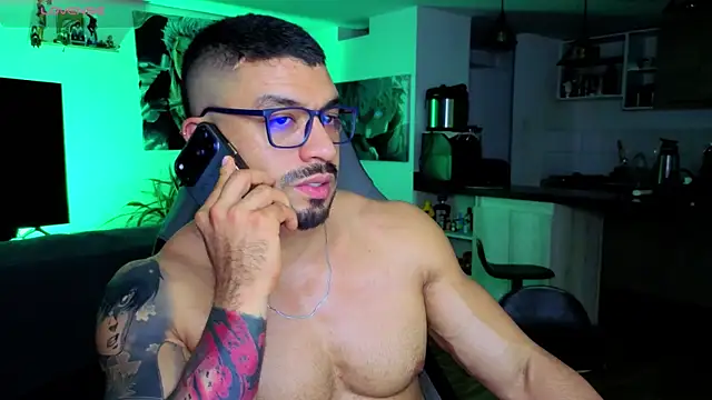 צ'אט XXX בשידור חי של Michael_Diamond