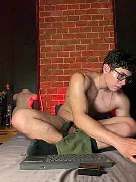 GrayAndrews' Live XXX Chat