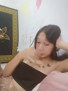 lucky_flower Adlı Modelin Canlı XXX Sohbeti