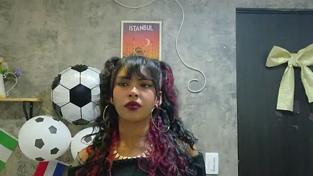 Devil_AliceXo Adlı Modelin Canlı XXX Sohbeti