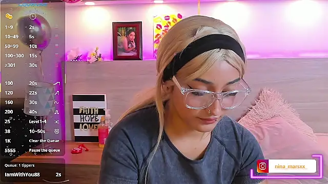 Nina-Mars Adlı Modelin Canlı XXX Sohbeti