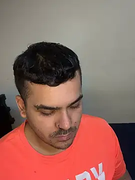 LatinBearX webcam show