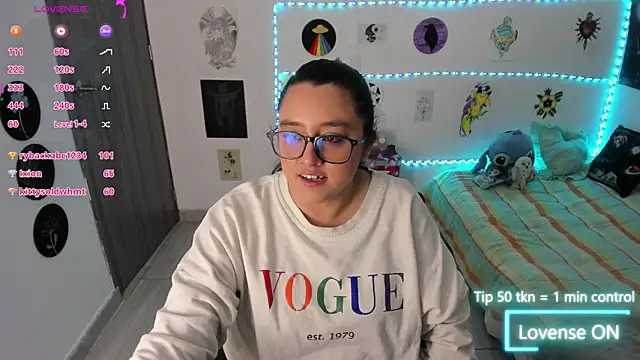Chat XXX en directo de Cherry_blush_