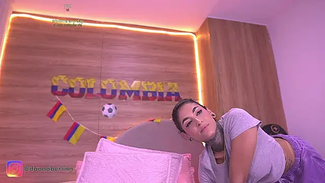danna_berlin_ Adlı Modelin Canlı XXX Sohbeti