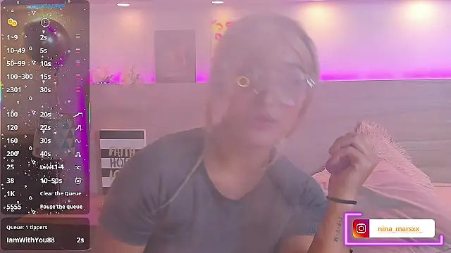 Chat XXX en directo de Nina-Mars
