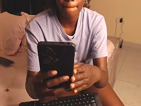 Chat +18 de Honeyflame2 ao vivo