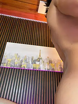 Elisasue Adlı Modelin Canlı XXX Sohbeti