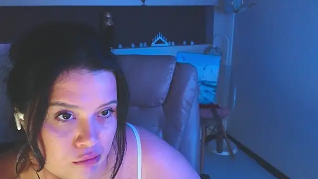 Malika_uAngel Adlı Modelin Canlı XXX Sohbeti