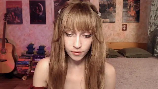Friendly_Ellie Adlı Modelin Canlı XXX Sohbeti