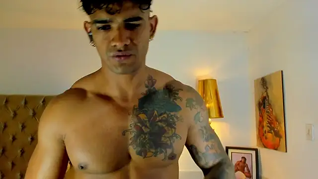 Show de antonio__444 na webcam