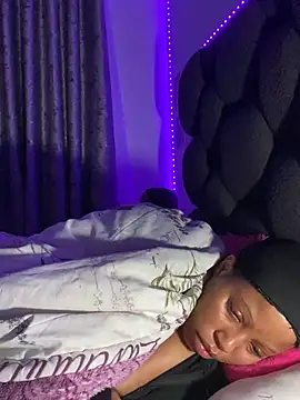 RainBougie's Live XXX Chat