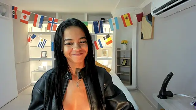 stefie_miss Adlı Modelin Canlı XXX Sohbeti