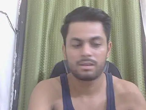 Stubborndesiboy লাইভ XXX চ্যাট
