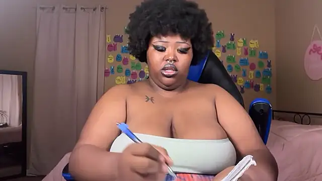 Chat XXX en directo de Chocolatebunnyxx96