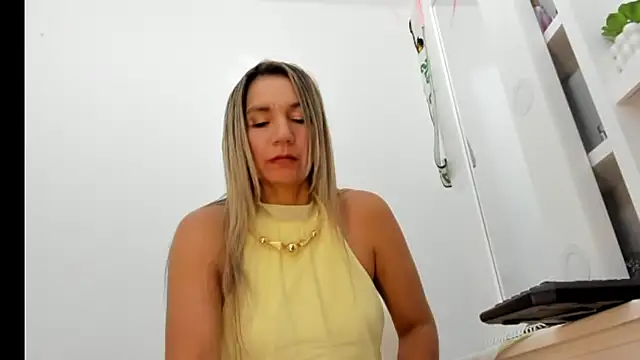 Živý XXX chat Ms_lunaRose