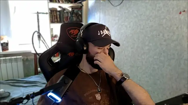 XXX chat uživo modela _Serious_Man