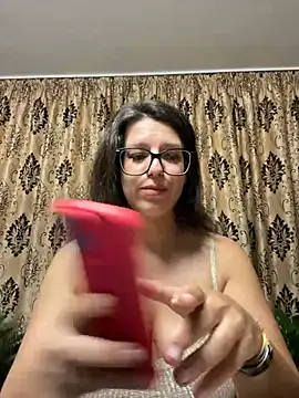 NadiraNoor Adlı Modelin Canlı XXX Sohbeti