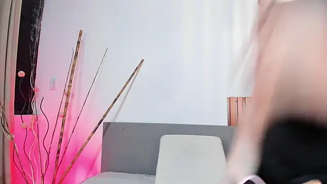 AndraCyruss' Live XXX Chat