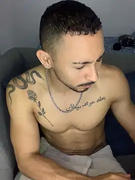 Chat +18 de NicolasChest_xxx ao vivo