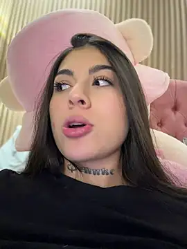 Sarasanders_4 Adlı Modelin Canlı XXX Sohbeti