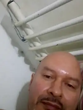 Juan_45 élő XXX-chatje