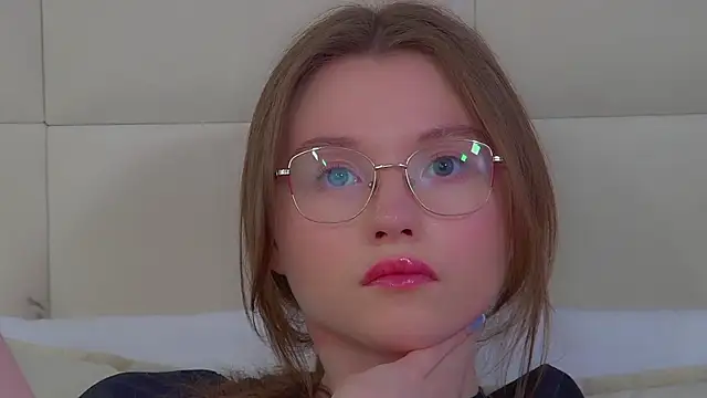 Chat XXX en directo de KeiraAsti