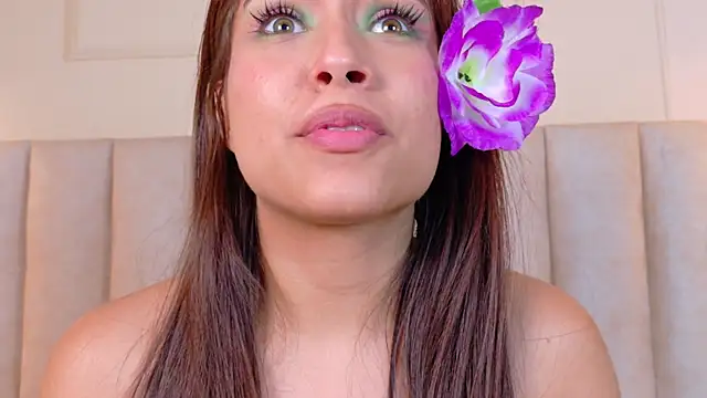 Chat +18 de HelenaFoumier ao vivo