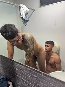 Spaceboys18 Adlı Modelin Canlı XXX Sohbeti