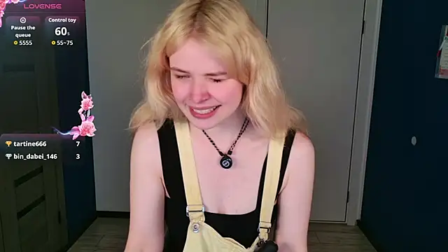 ChloeWellsn Live XXX chat
