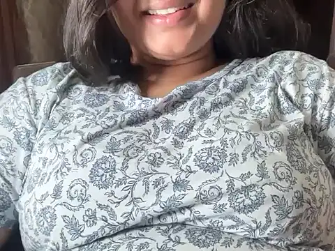 indianwav Adlı Modelin Canlı XXX Sohbeti