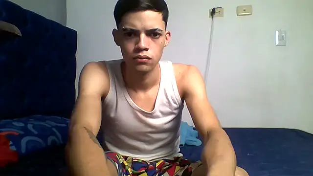Latinos_2001 Adlı Modelin Canlı XXX Sohbeti