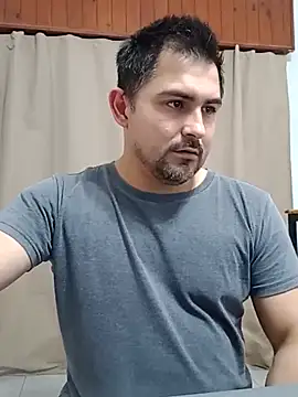 Bradd_32 live XXX chat