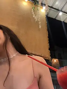 AIXATRISTA1 Adlı Modelin Canlı XXX Sohbeti