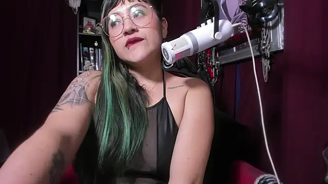 MeGoddesSara Adlı Modelin Canlı XXX Sohbeti