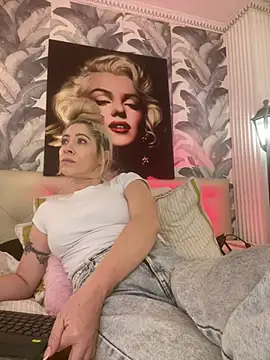 viktoria_davis_ Adlı Modelin Canlı XXX Sohbeti