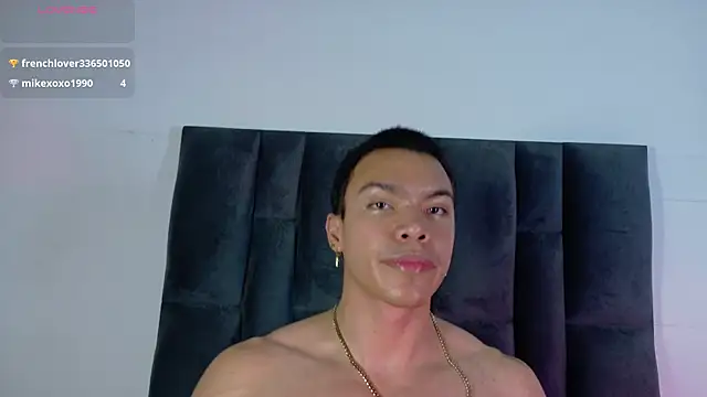 Chatroom XXX en direct de adriel_escalante