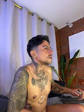 XXX chat uživo modela MR_EITHAN