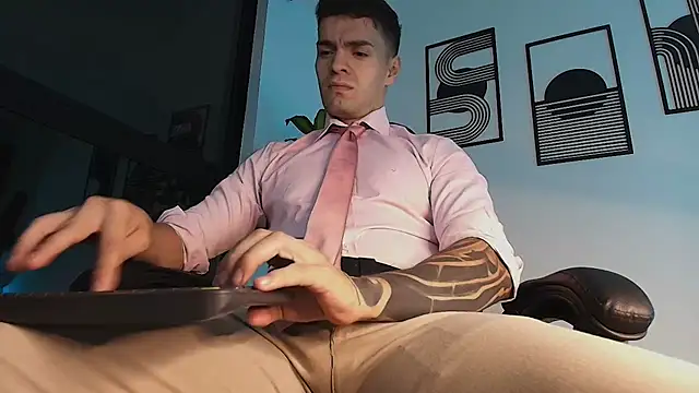 Show modela ALPHA_DOMINUS_ na web-kameri