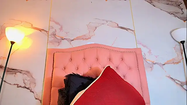 AlyaThompson XXX чат на живо