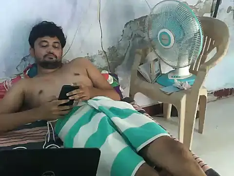 ROCOGUJUBULL's Live XXX Chat