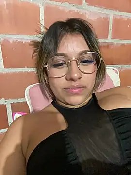 liahot69 Adlı Modelin Canlı XXX Sohbeti