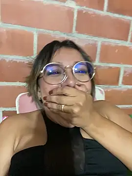 liahot69's Live XXX Chat