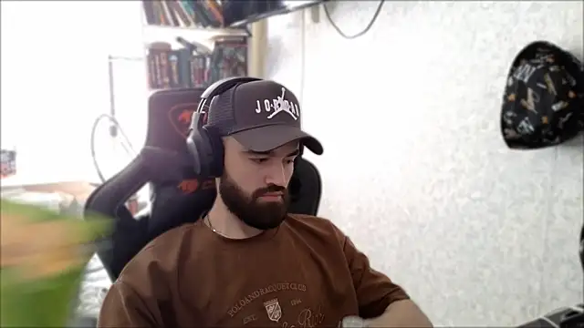 XXX chat uživo modela _Serious_Man