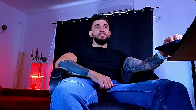 Chatroom XXX en direct de MightyAaron66