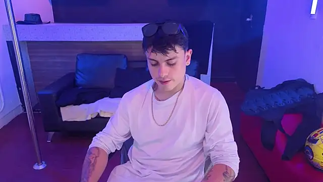 צ'אט XXX בשידור חי של angel_still_